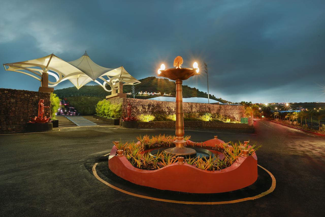Sunnys World Hotel Pune Ngoại thất bức ảnh