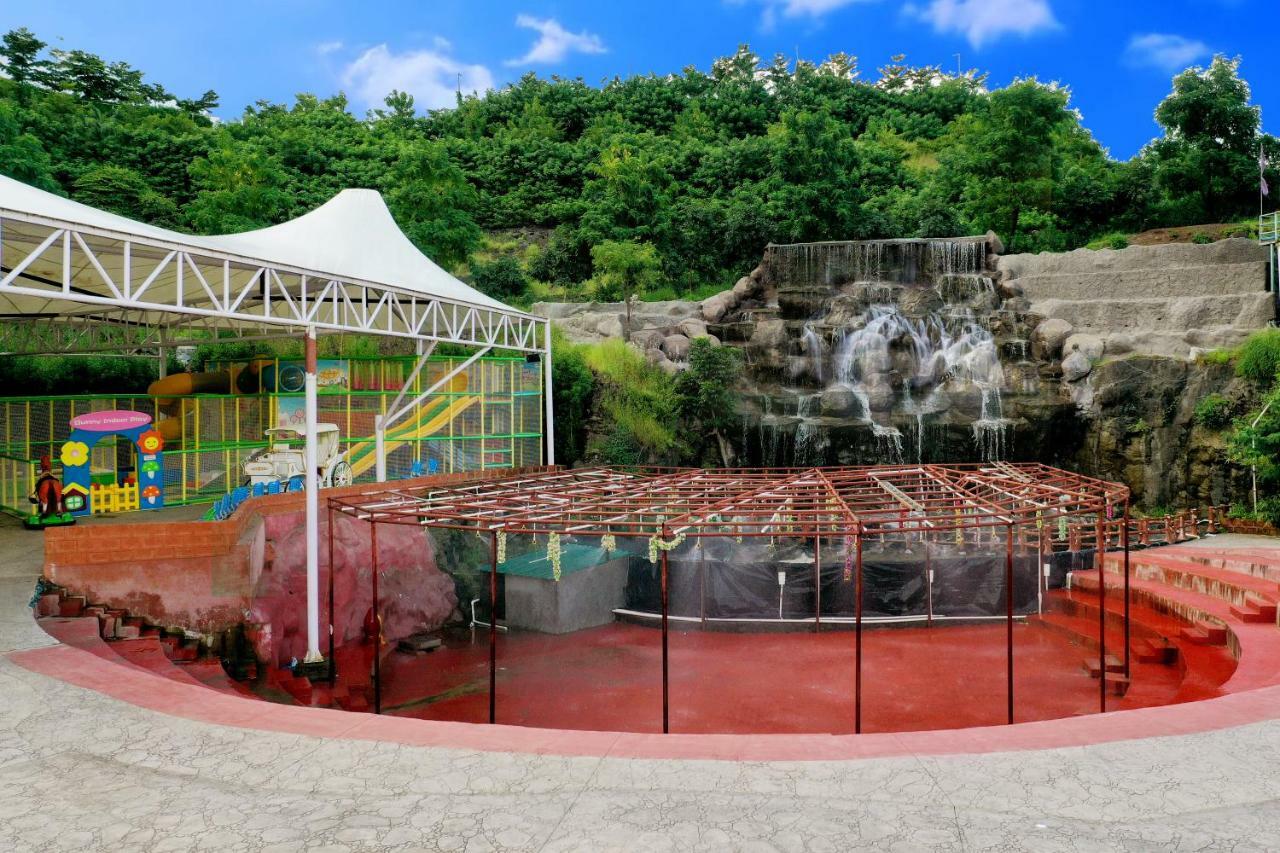 Sunnys World Hotel Pune Ngoại thất bức ảnh