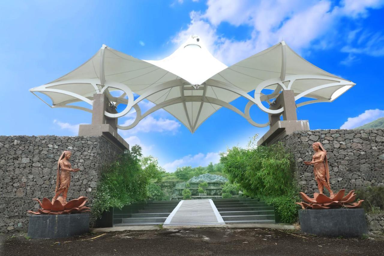 Sunnys World Hotel Pune Ngoại thất bức ảnh