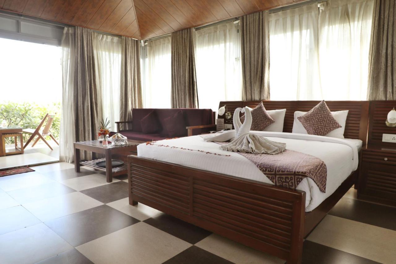 Sunnys World Hotel Pune Ngoại thất bức ảnh